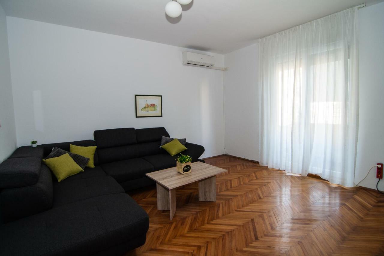 New Renovated Apartment 15 Min From Beach On Foot พูลา ภายนอก รูปภาพ