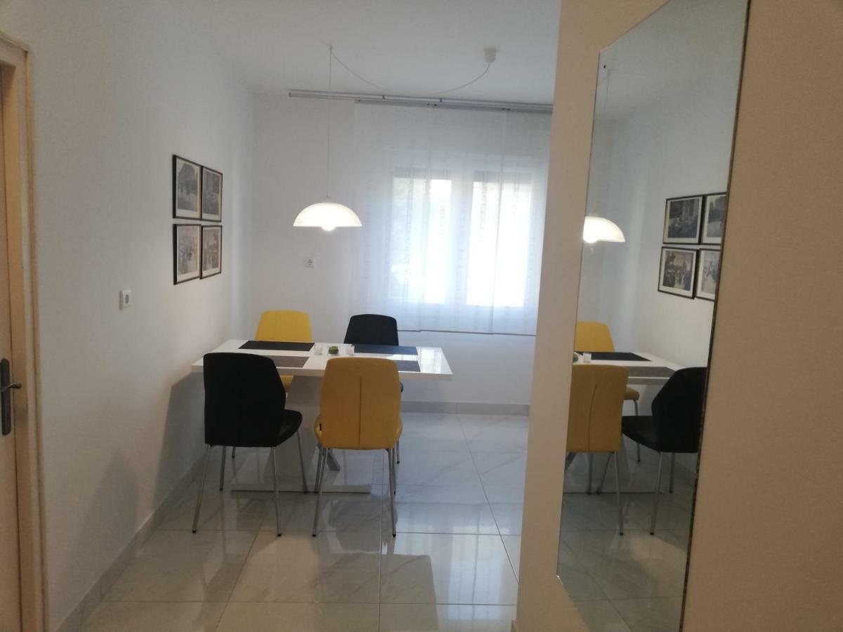 New Renovated Apartment 15 Min From Beach On Foot พูลา ภายนอก รูปภาพ
