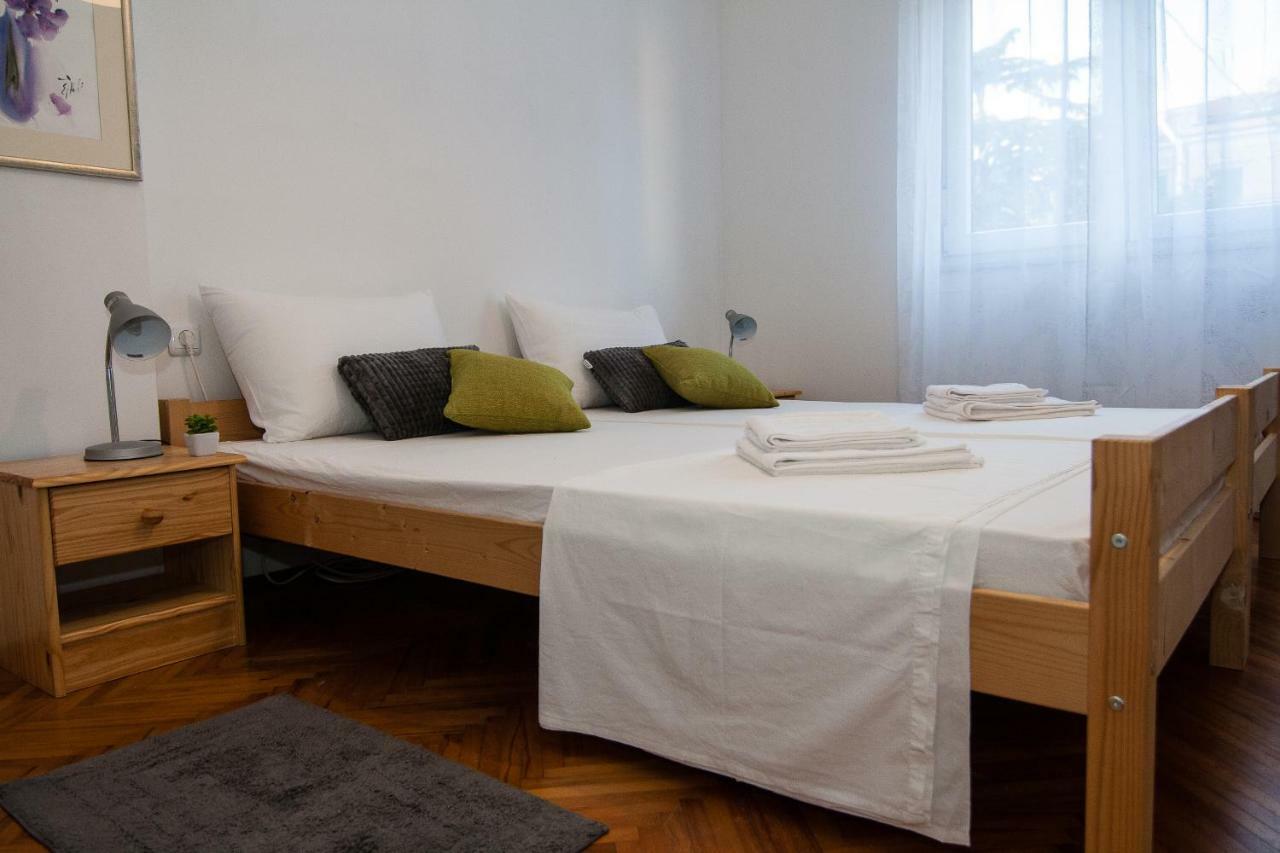 New Renovated Apartment 15 Min From Beach On Foot พูลา ภายนอก รูปภาพ