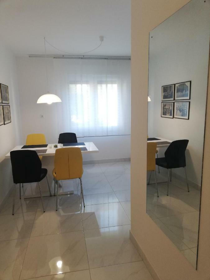 New Renovated Apartment 15 Min From Beach On Foot พูลา ภายนอก รูปภาพ