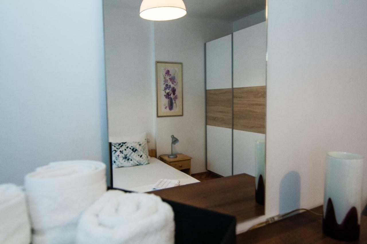 New Renovated Apartment 15 Min From Beach On Foot พูลา ภายนอก รูปภาพ