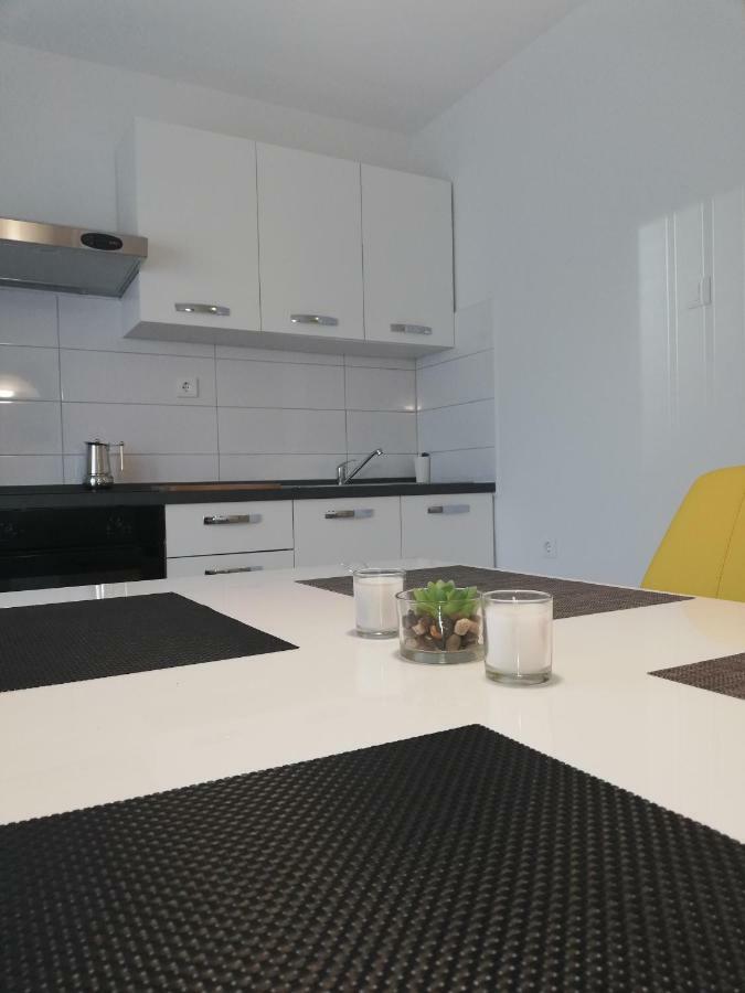New Renovated Apartment 15 Min From Beach On Foot พูลา ภายนอก รูปภาพ