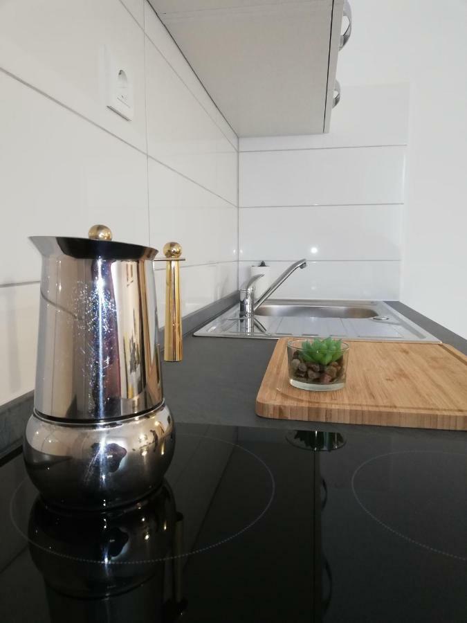 New Renovated Apartment 15 Min From Beach On Foot พูลา ภายนอก รูปภาพ